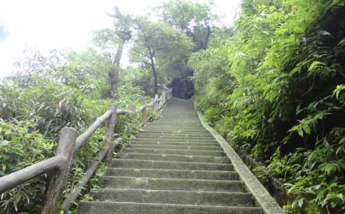 峨眉山徒步爬山全攻略2018最新版 峨眉山徒步爬山全攻略2018最新版