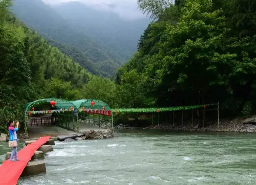 通山漂流多少钱 通山有哪几个可以漂流的地方 通山漂流多少钱 通山有哪几个可以漂流的地方