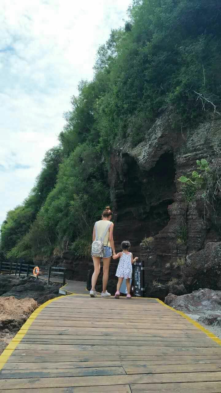 北海涠洲岛美女妈妈女儿母女游记 北海涠洲岛美女妈妈女儿母女游记
