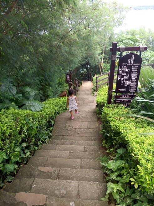 北海涠洲岛美女妈妈女儿母女游记 北海涠洲岛美女妈妈女儿母女游记