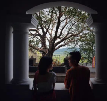 旅游怎么拍情侣照 情侣旅游拍照姿势 旅游怎么拍情侣照 情侣旅游拍照姿势
